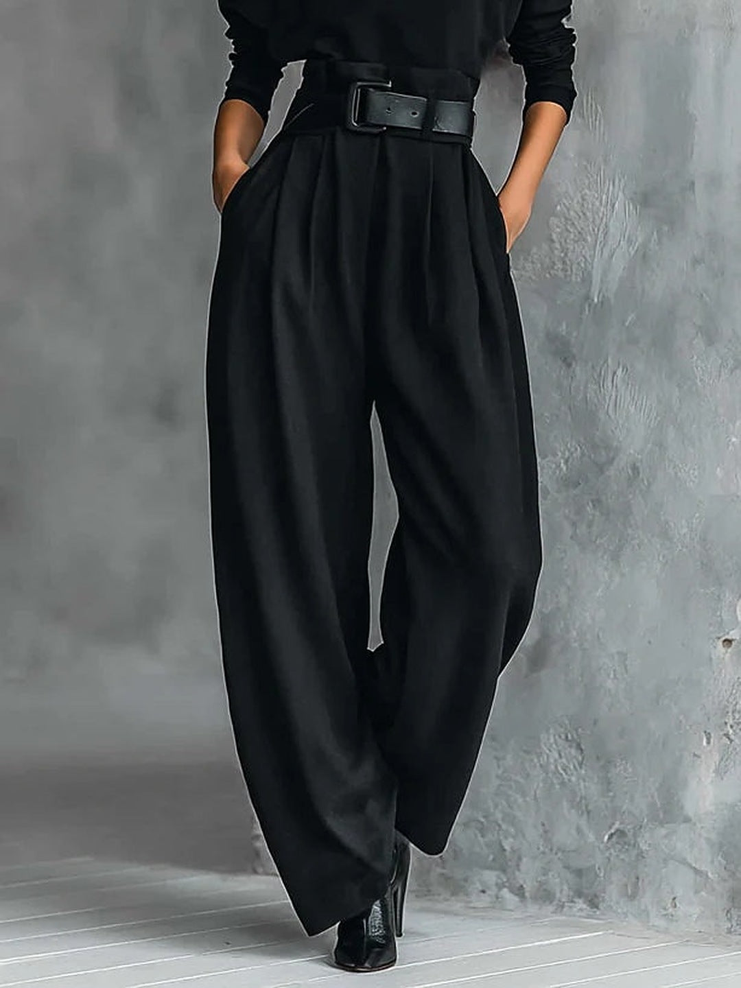 Donata | Komplett Dolcevita und Weite Hose mit Gürtel, Schwarz