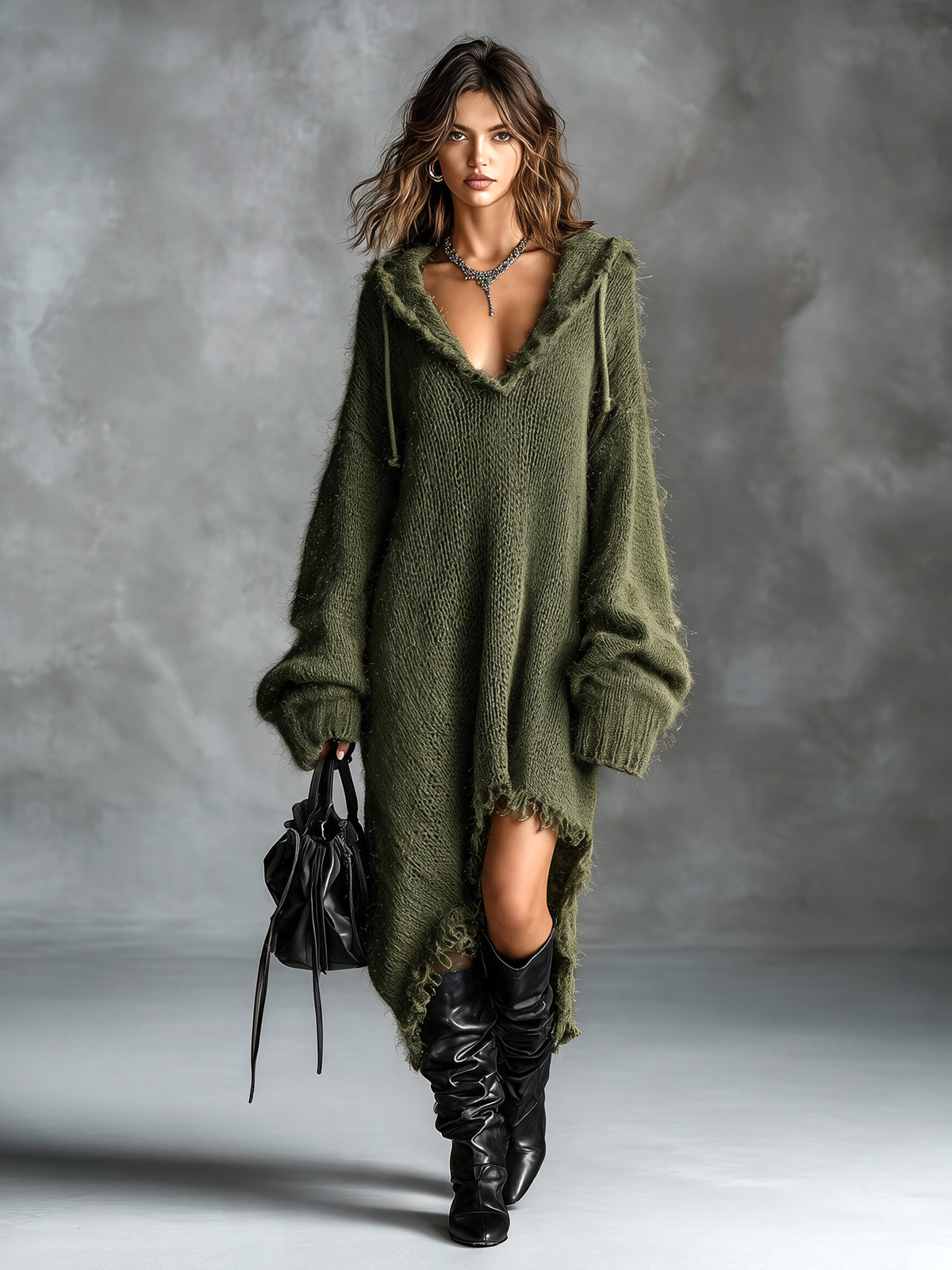 Bruna | Midi-Kleid aus weichem Strick mit Kapuze