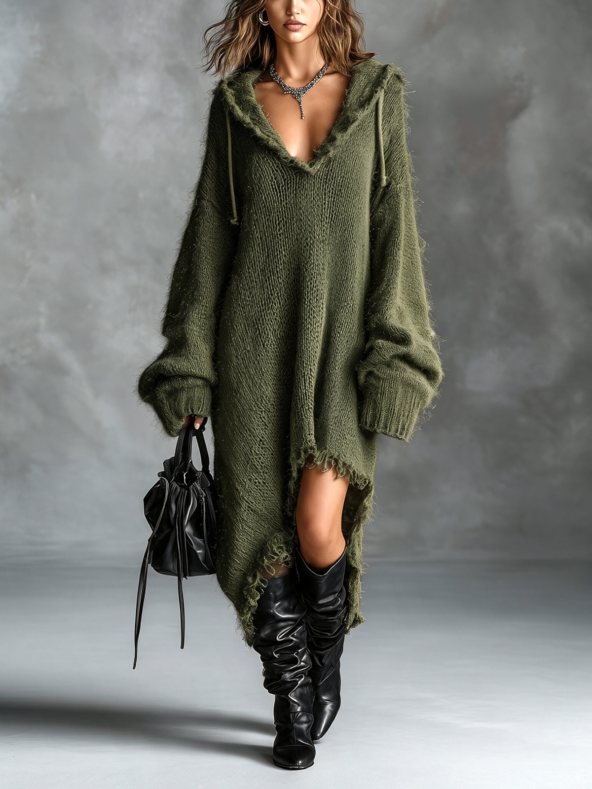 Bruna | Midi-Kleid aus weichem Strick mit Kapuze