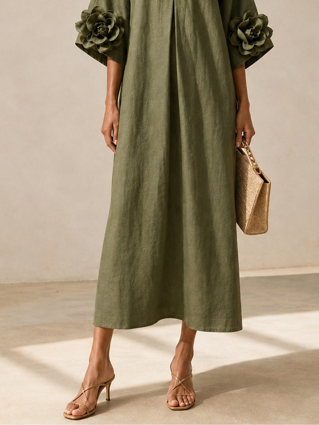 Floriana | Midi-Kleid mit Aufgenähten Blumen an den Ärmeln, Olivgrün
